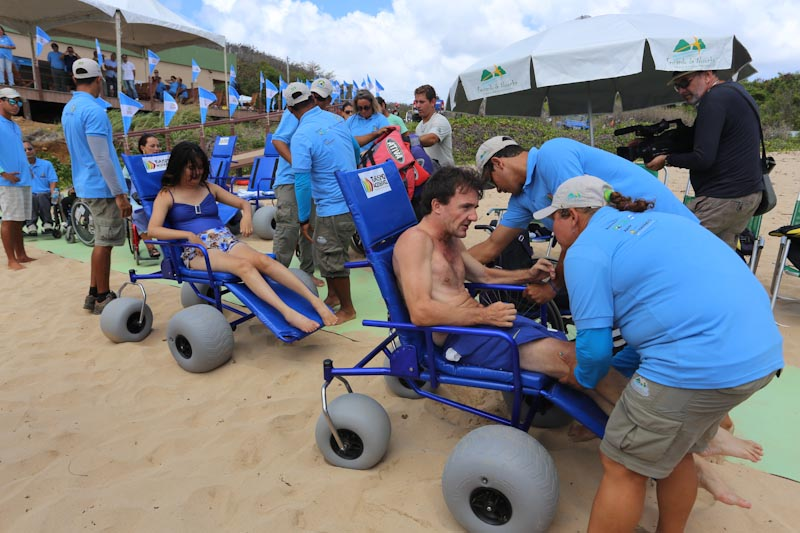 Esteira Acessibilidade Trade Mix mosaico com diversas imagens do projeto de praia acessivel para todos em Fernando de Noronha com a esteira trade mix