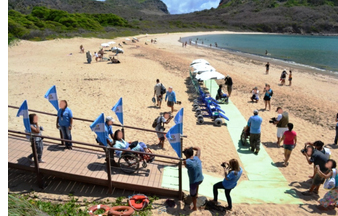 Acessibilidade na Baía do Sueste, em Fernando de Noronha (PE) — reportagem do site Viagem Acessível
